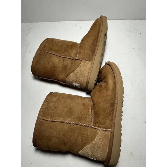 Ugg Classic Short Winter Boots Chestnut Suede Size 5 Preteen Youth Kids - Picture 6 of 9